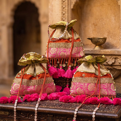 Gulabi Zari Royale Potli